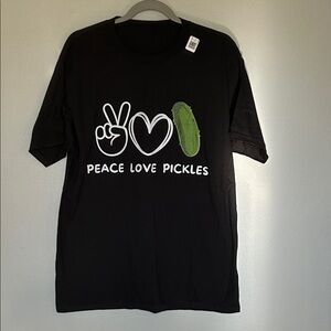 Amazon Brand Black Peace Love Pickles T-Shirt size large